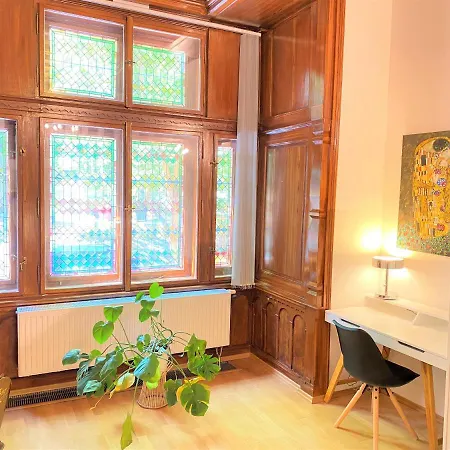 Black Eagle Apartment *