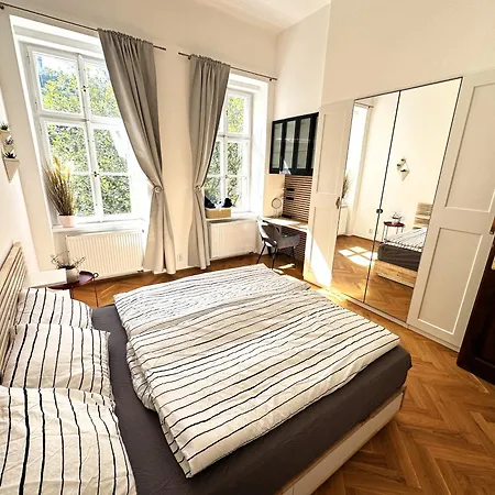 Apartment Black Eagle
