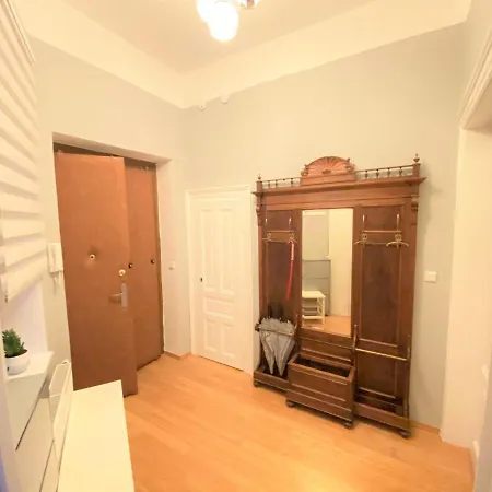Apartment Black Eagle