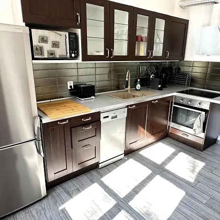 Apartment Black Eagle